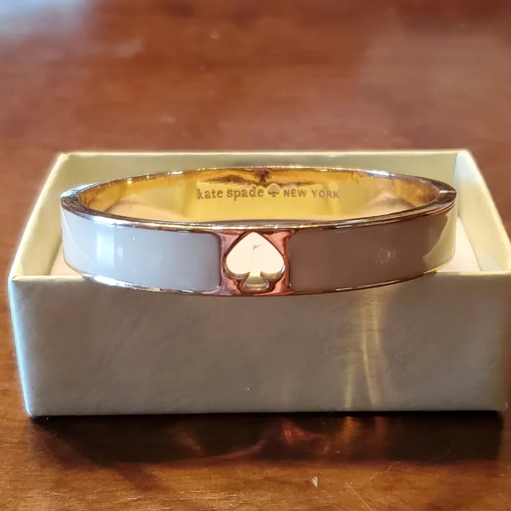 Kate Spade Off White Enamel & Gold Tone Logo Hinged Bangle Bracelet - Picture 3 of 13